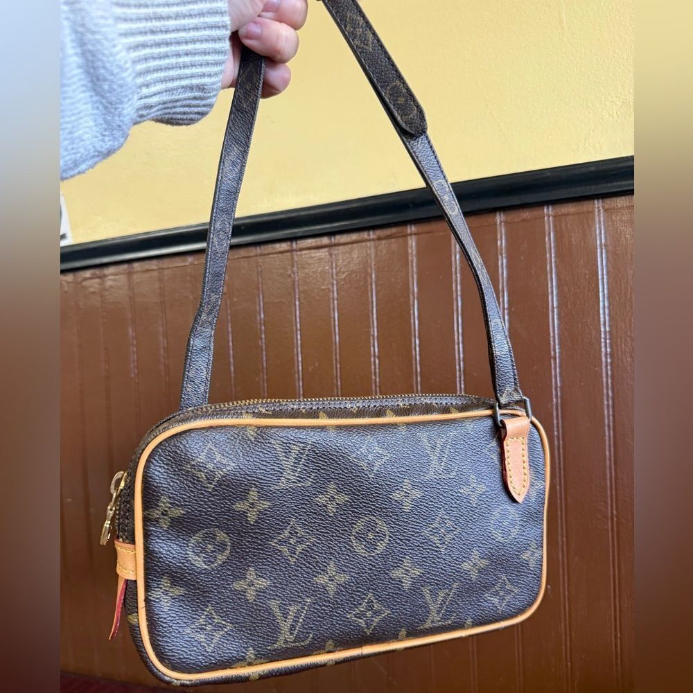 Louis Vuitton Pochette Marly Bandouliere Monogram - Picture 12 of 13